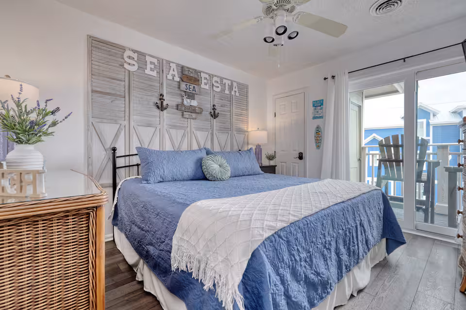 Bedroom detail